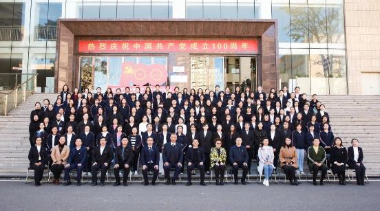 【妇女大会】巾帼心向党 奋进新时代——英国上市公司官网365第一次妇女代表大会召开
