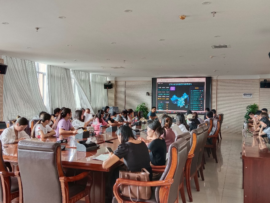 英国上市公司官网365开展实习平台操作培训