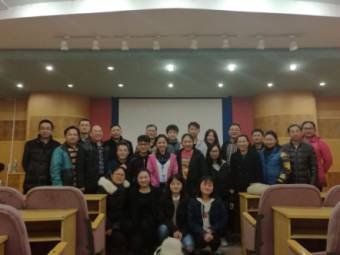 韩旭里教授与今年会部分师生合影