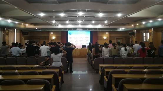 说明:教师宣誓仪式.jpg