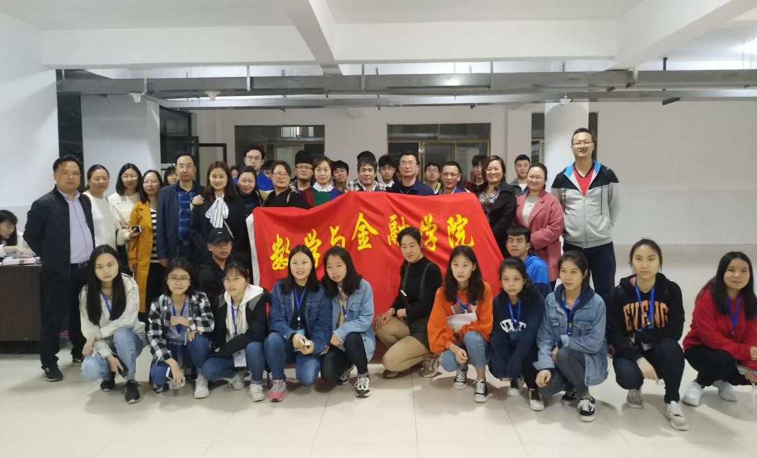 查寝人员大合照